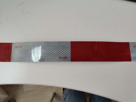 Bande réfléchie rouge de Metalised et blanche auto-adhésive pour la voiture de camion