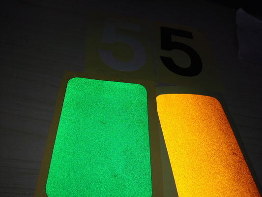 5 ans de qualité d'ingénieur, matériau de feuille réfléchissante de couleurs, perles de verre en vinyle, traceur de découpe, rouleau de film réfléchissant pour la signalisation routière