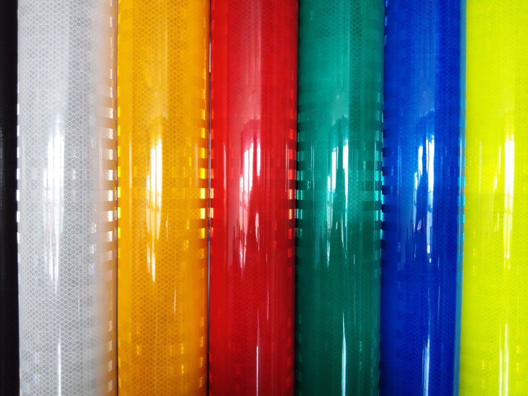 Films réfléchissants micro prismatiques de haute visibilité pour ingénieurs