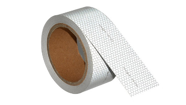 Ruban réfléchissant rétro argenté Solas Grade 3m Ruban réfléchissant approuvé SolasRuban réfléchissant rétro argenté Solas Grade 3m Ruban réfléchissant approuvé Solas pour canots de sauvetage