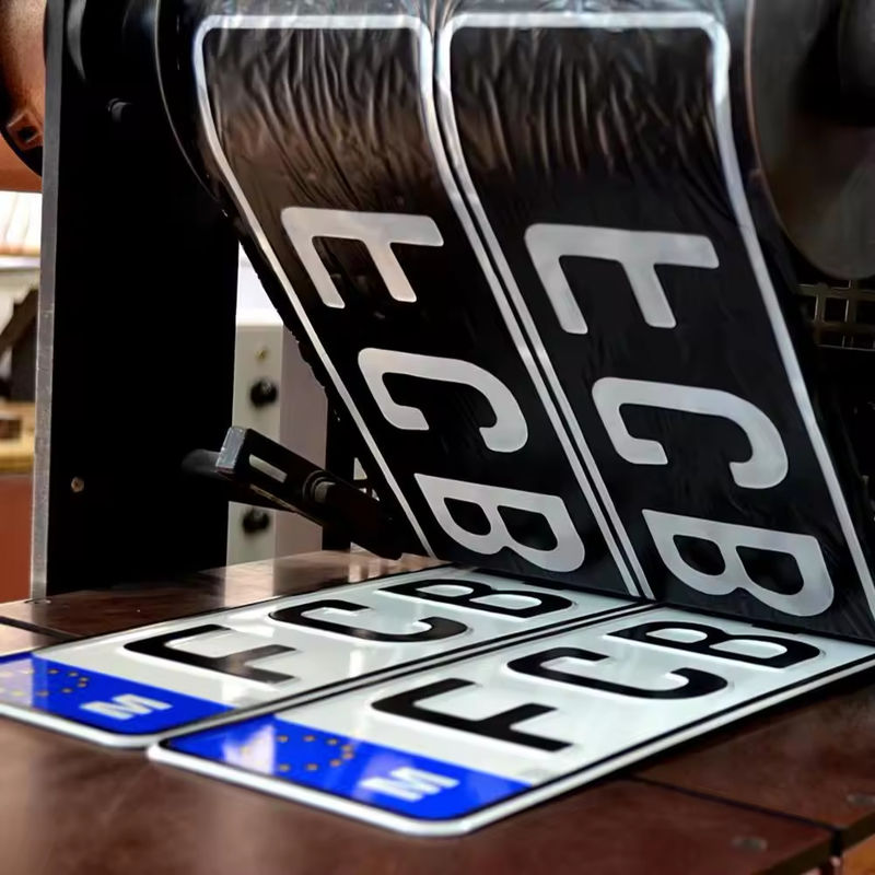 Chine Fabricant haute durabilité imprimable couleur film réfléchissant imperméable à l'eau pour plaque d'immatriculation de voiture