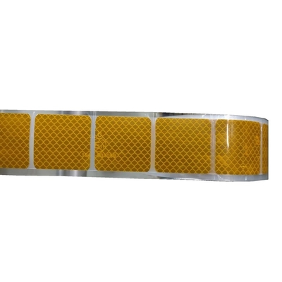 Autocollant segmenté à bande réfléchissante de couleur jaune