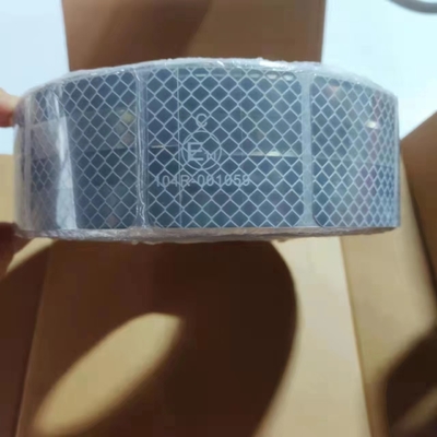 Logo personnalisé ECE104 ruban réfléchissant segmenté sur le côté du rideau
